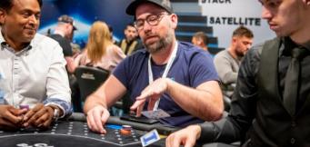 888live poker 3-bet